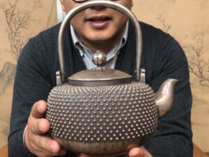 銀瓶の買取なら新古美術文大が出張買取へ伺います