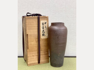 福山市で花瓶の買取　竹泉南蛮花瓶をご紹介！