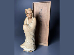 初代真葛香山作達磨像をご紹介　福山市で骨董品の高価買取致します！