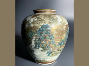 九谷焼の花瓶をご紹介