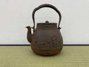 龍文堂煎茶図鉄瓶の買取をさせていただきました