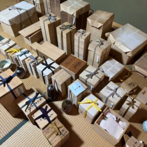 広島県福山市のお客様より茶道具や絵画を中心にお買取させて頂きました。