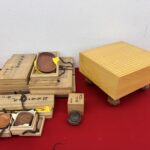 広島県福山市のお客様より木彫盆や備前焼（宝瓶）、碁盤などを中心にお買取させて頂きました。