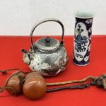 広島県福山市のお客様より銀瓶、提物等を中心にお買取させて頂きました。